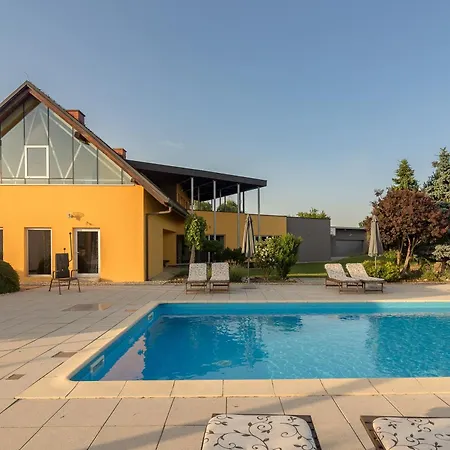 Pool Villa Prleski Raj 빌라