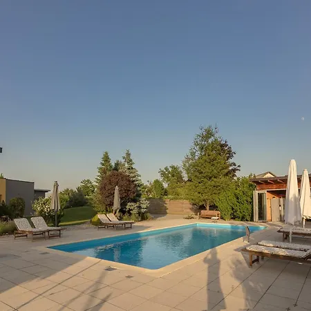 Pool Villa Prleski Raj