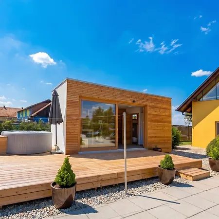 Prleski Raj - Pool, Sauna, Jacuzzi