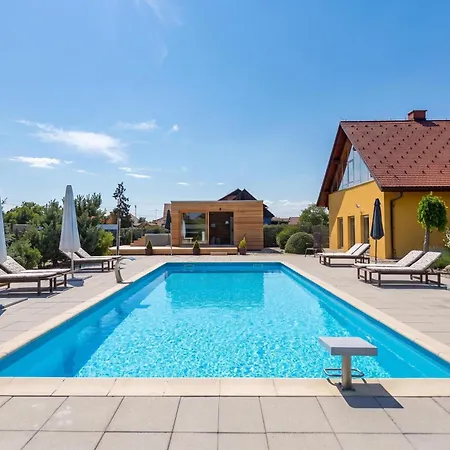 Prleski Raj - Pool, Sauna, Jacuzzi Willa Križevci pri Ljutomeru