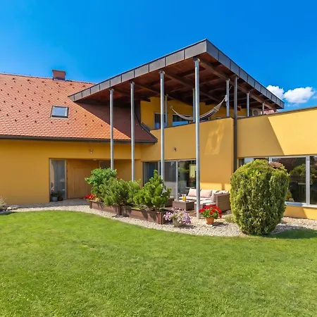 Prleski Raj - Pool, Sauna, Jacuzzi Willa